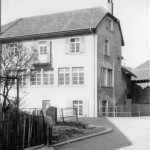 Uhrenfabrik Buser, vis &agrave; vis Gastof Ryfenstein...